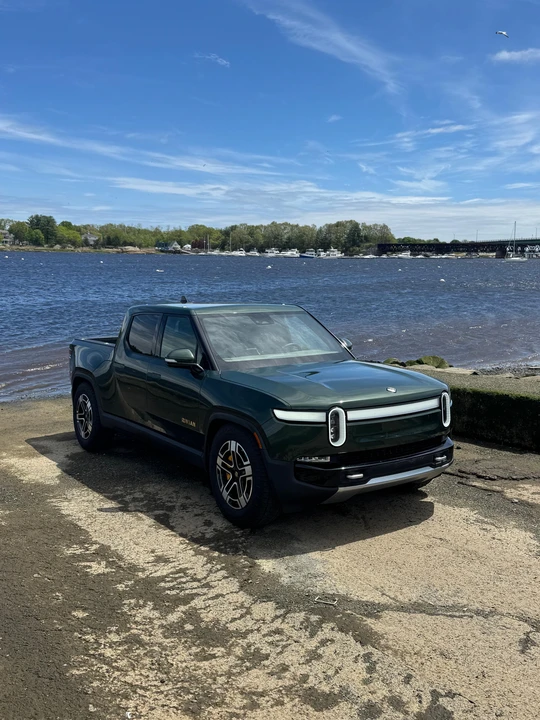 2023 Rivian R1T - Image 11 of 31