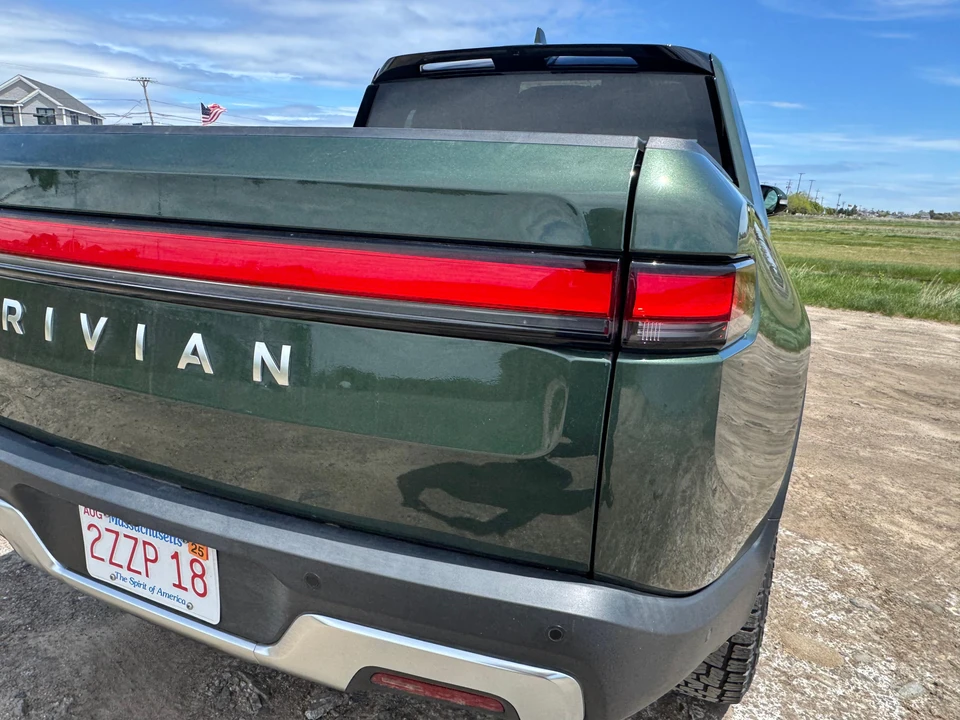 2023 Rivian R1T - Image 29 of 31