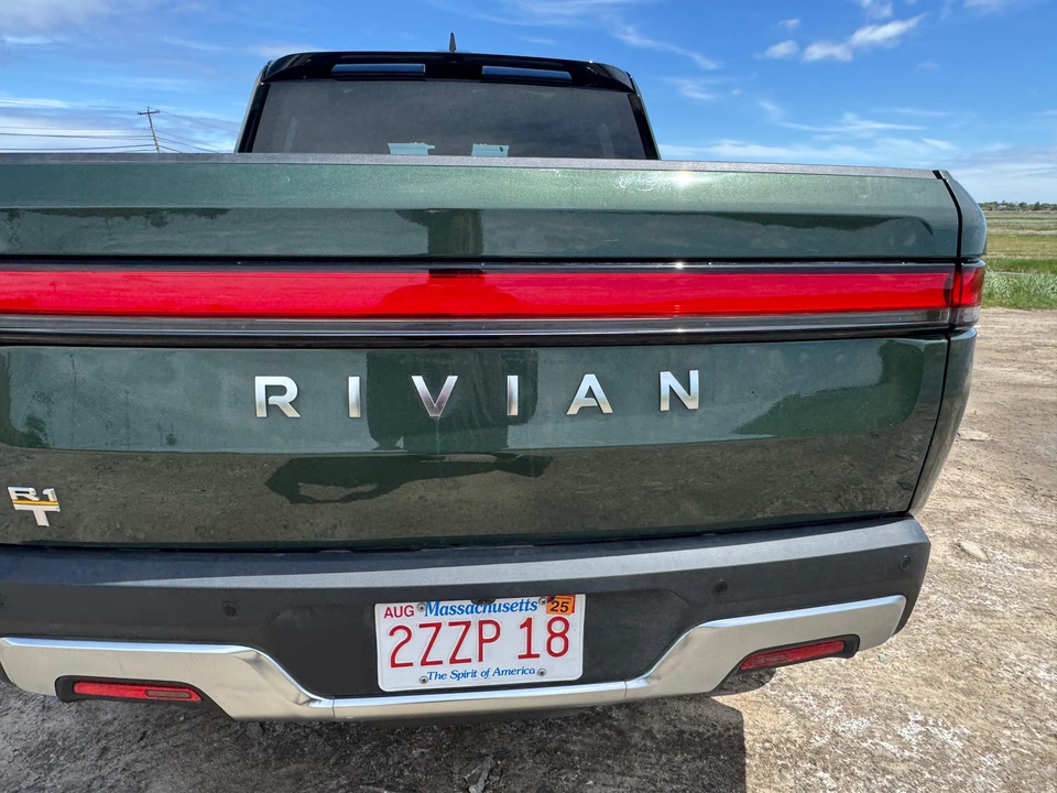 2023 Rivian R1T - Image 26 of 31