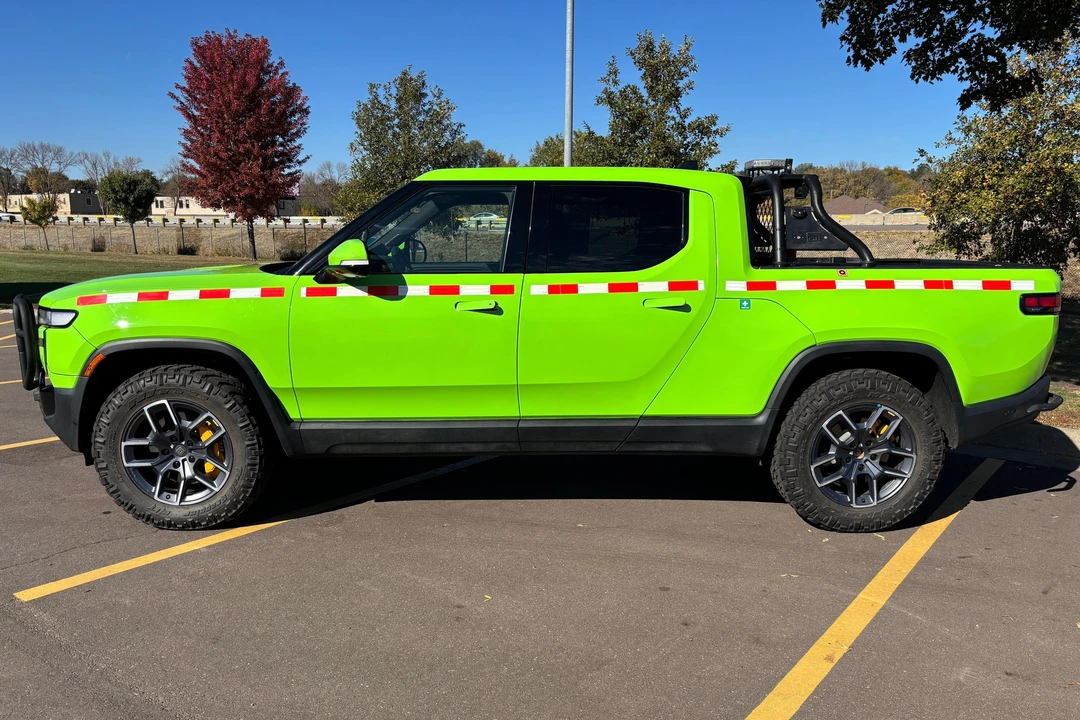 2023 Rivian R1T - Image 3 of 31