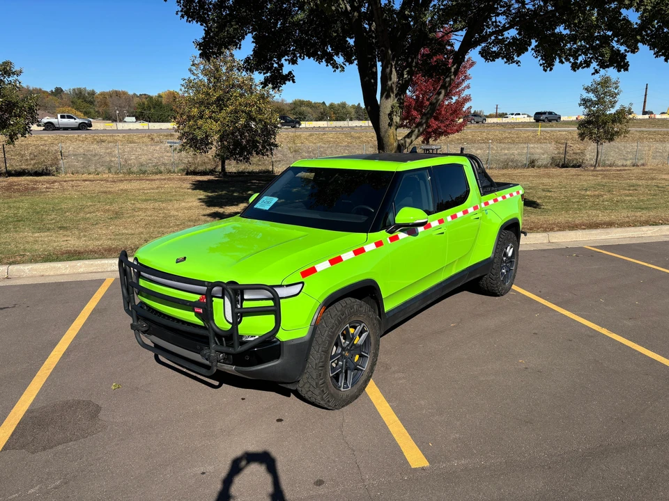 2023 Rivian R1T - Image 6 of 31