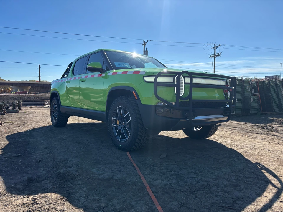 2023 Rivian R1T - Image 20 of 31