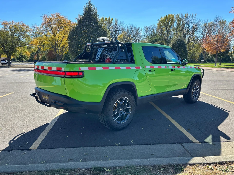 2023 Rivian R1T - Image 14 of 31
