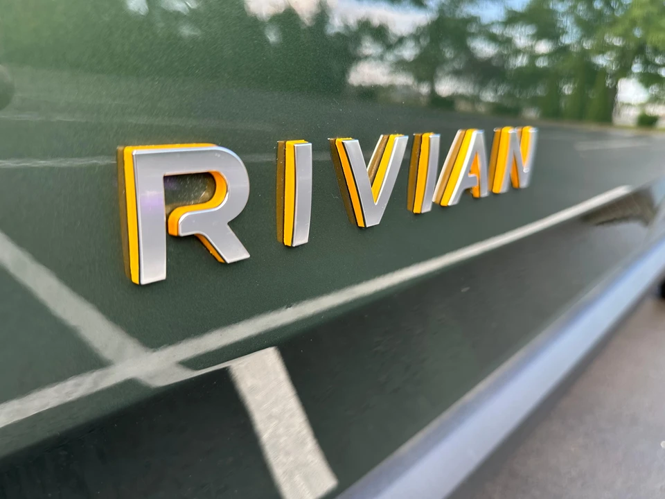 2023 Rivian R1T - Image 26 of 31
