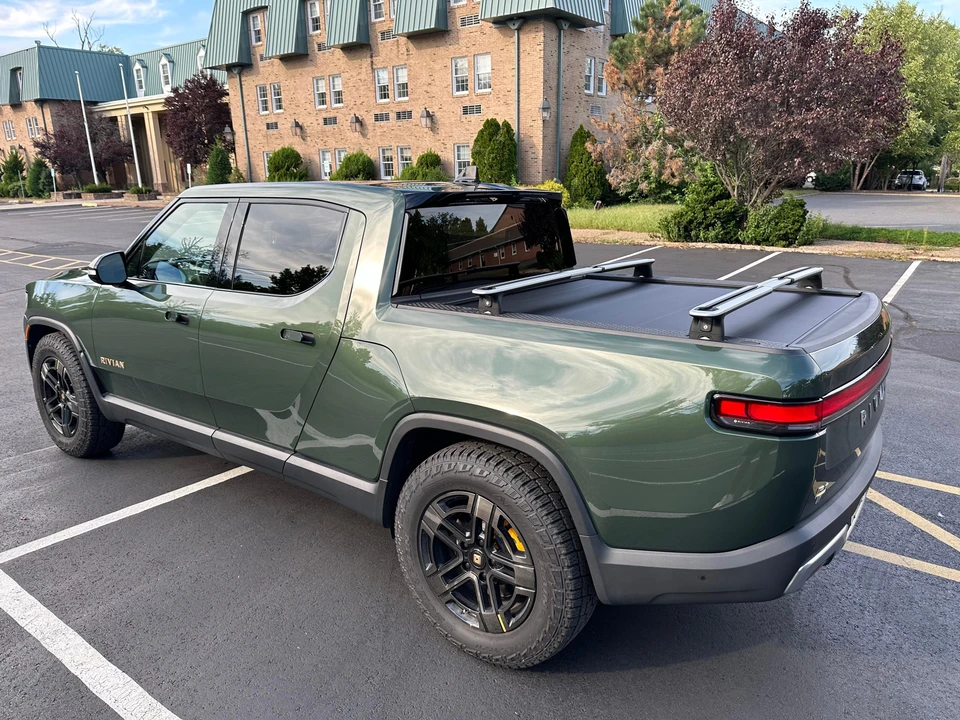 2023 Rivian R1T - Image 13 of 31