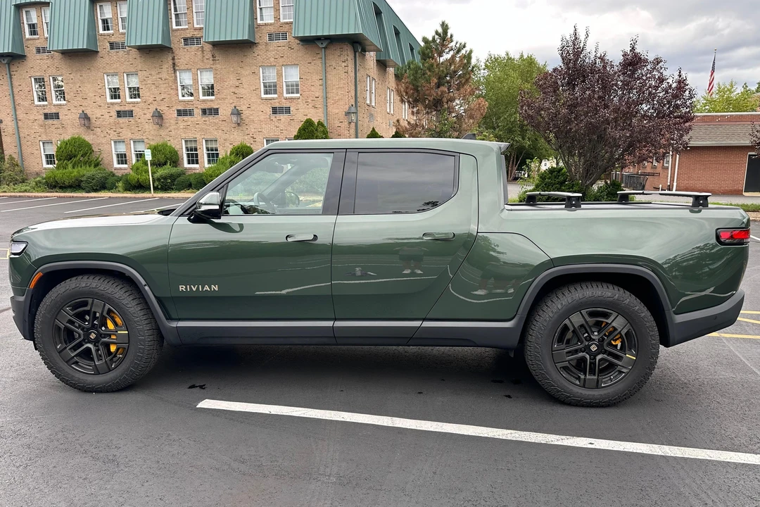 2023 Rivian R1T - Image 3 of 31