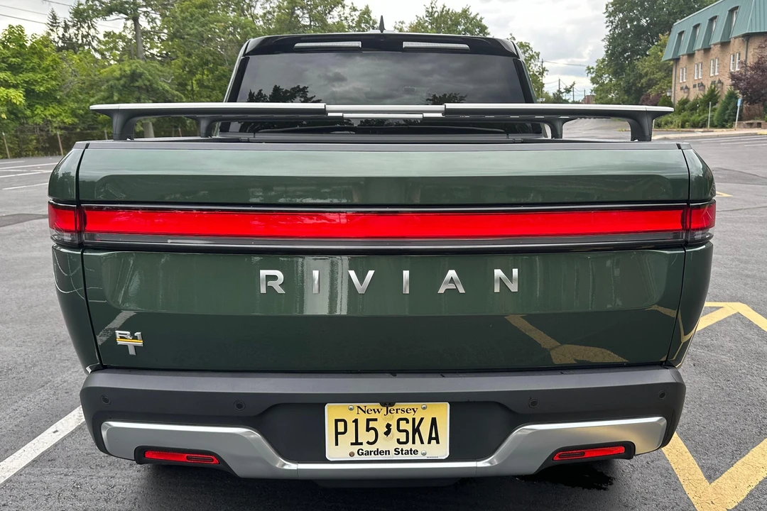 2023 Rivian R1T - Image 5 of 31