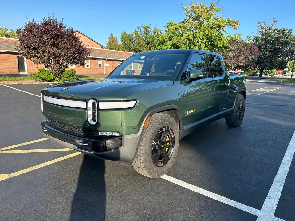 2023 Rivian R1T - Image 10 of 31