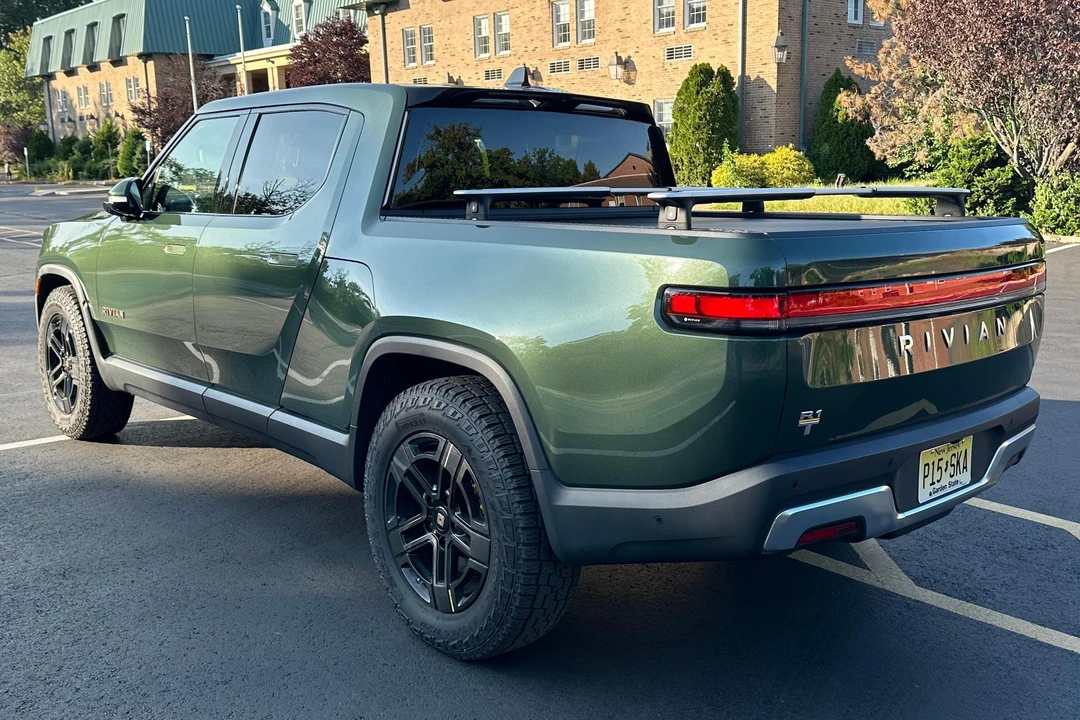 2023 Rivian R1T - Image 4 of 31