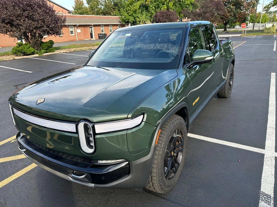 2023 Rivian R1T - Image 9 of 31