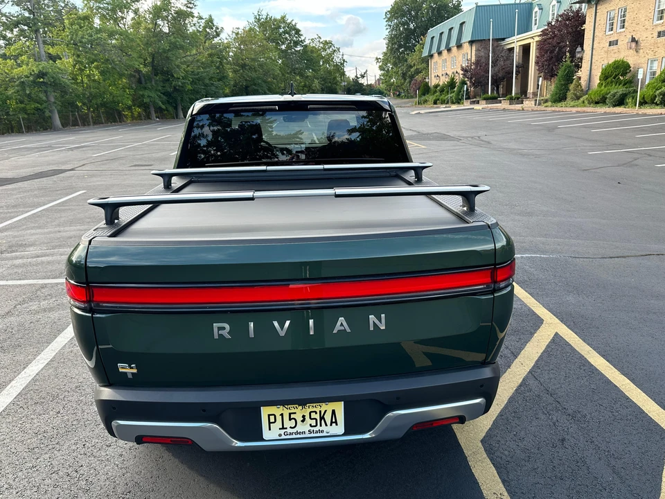 2023 Rivian R1T - Image 16 of 31