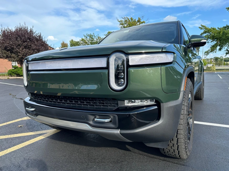 2023 Rivian R1T - Image 8 of 31