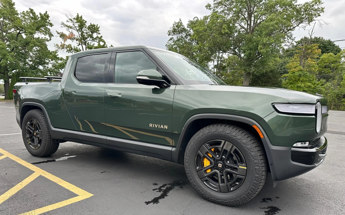 2023 Rivian R1T - Image 22 of 31