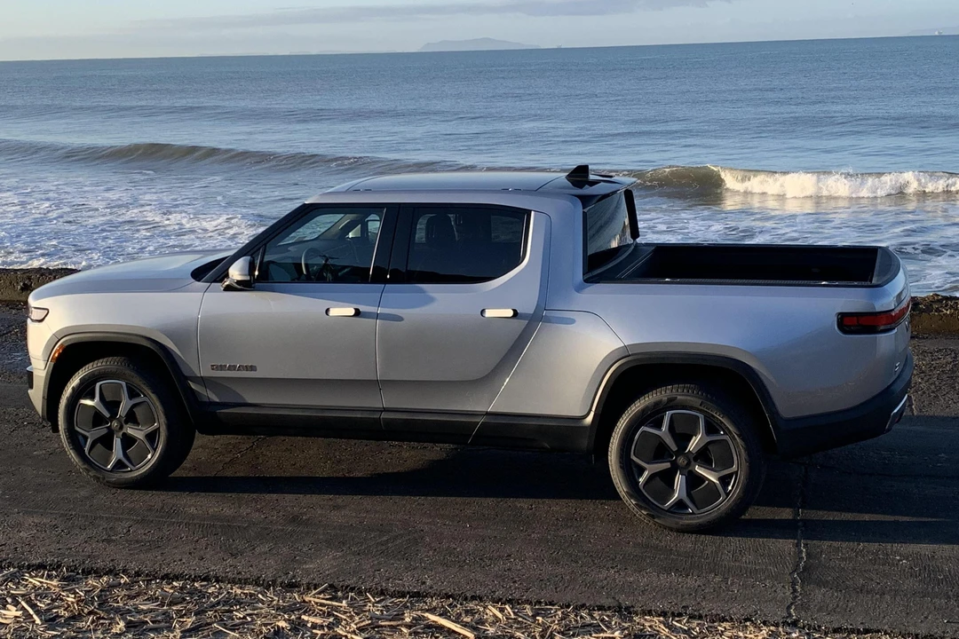 2023 Rivian R1T - Image 13 of 19