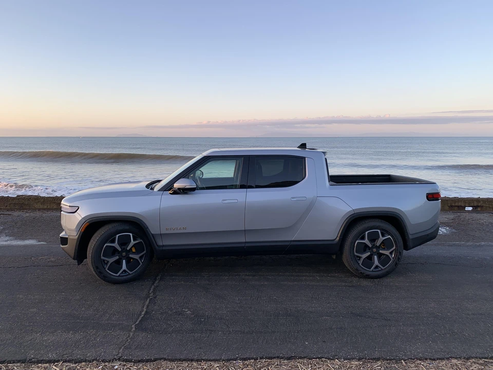 2023 Rivian R1T - Image 11 of 19