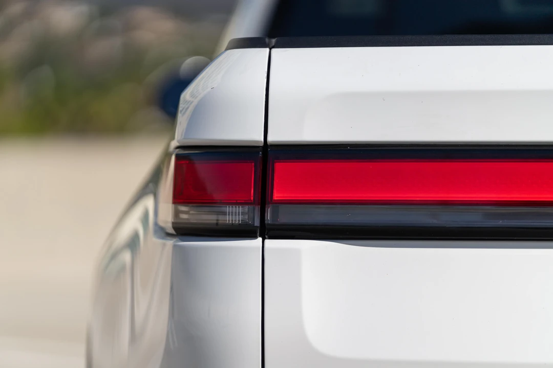 2023 Rivian R1T - Image 23 of 31