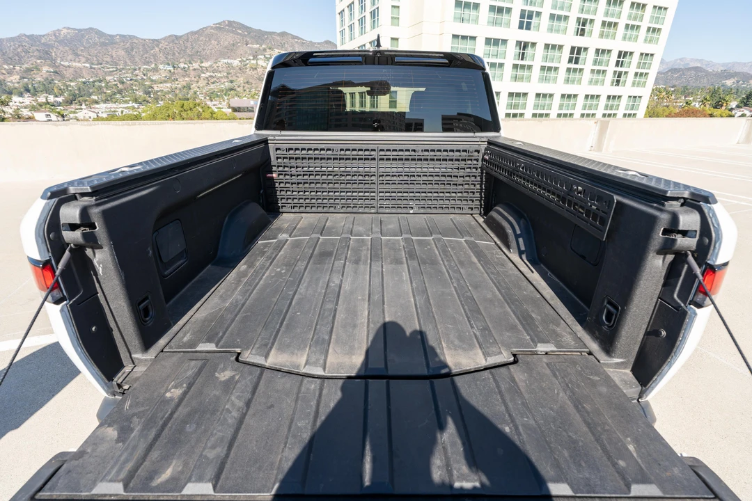 2023 Rivian R1T - Image 28 of 31