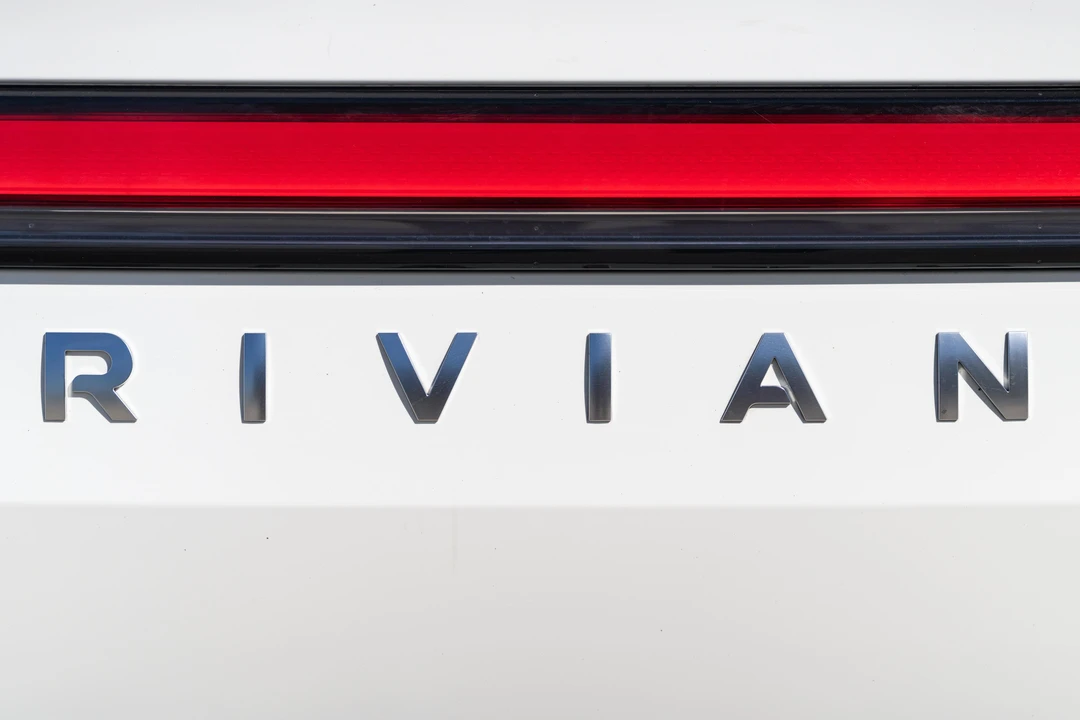 2023 Rivian R1T - Image 25 of 31