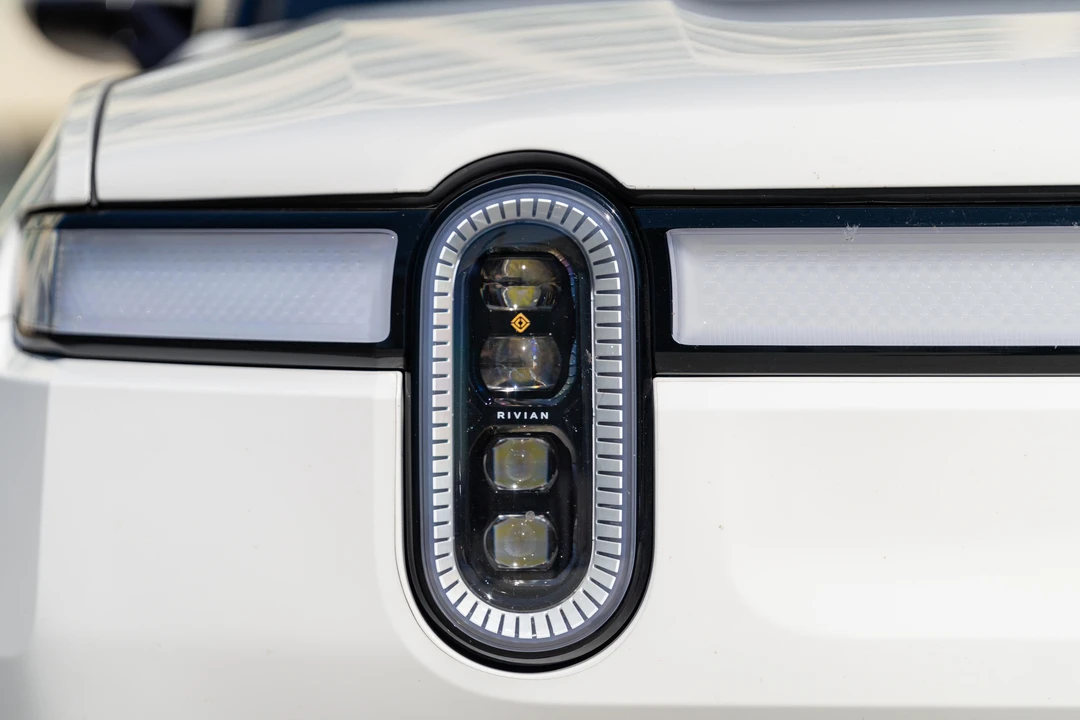 2023 Rivian R1T - Image 10 of 31