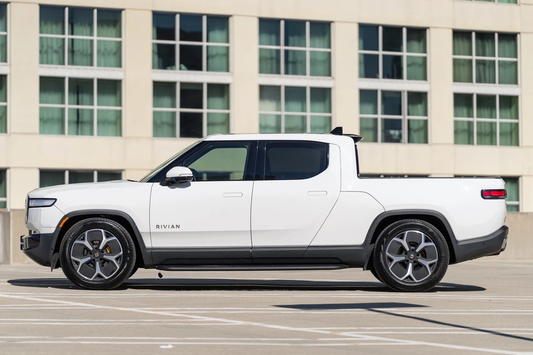 2023 Rivian R1T - Image 6 of 31