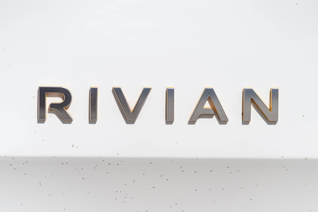 2023 Rivian R1T - Image 15 of 31