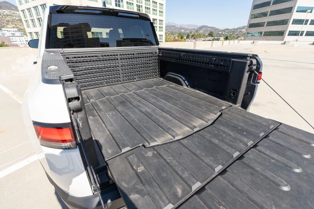 2023 Rivian R1T - Image 27 of 31
