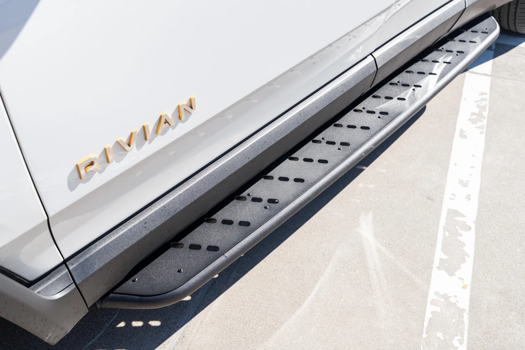 2023 Rivian R1T - Image 14 of 31