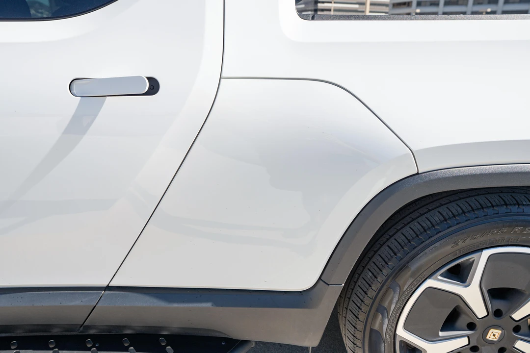 2023 Rivian R1T - Image 18 of 31