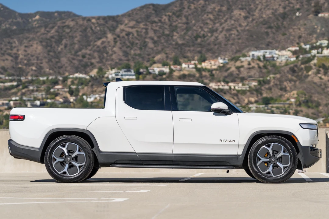 2023 Rivian R1T - Image 3 of 31