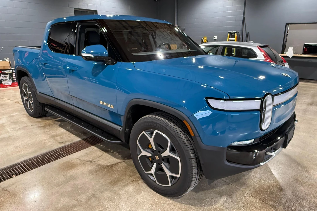 2023 Rivian R1T - Image 12 of 31