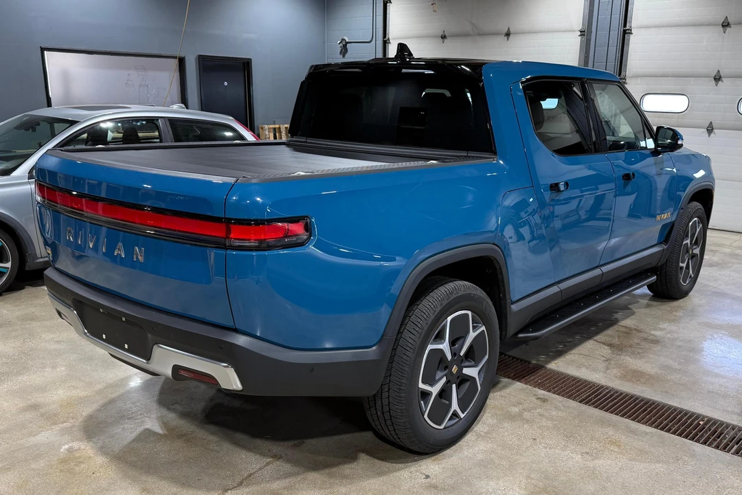 2023 Rivian R1T - Image 4 of 31