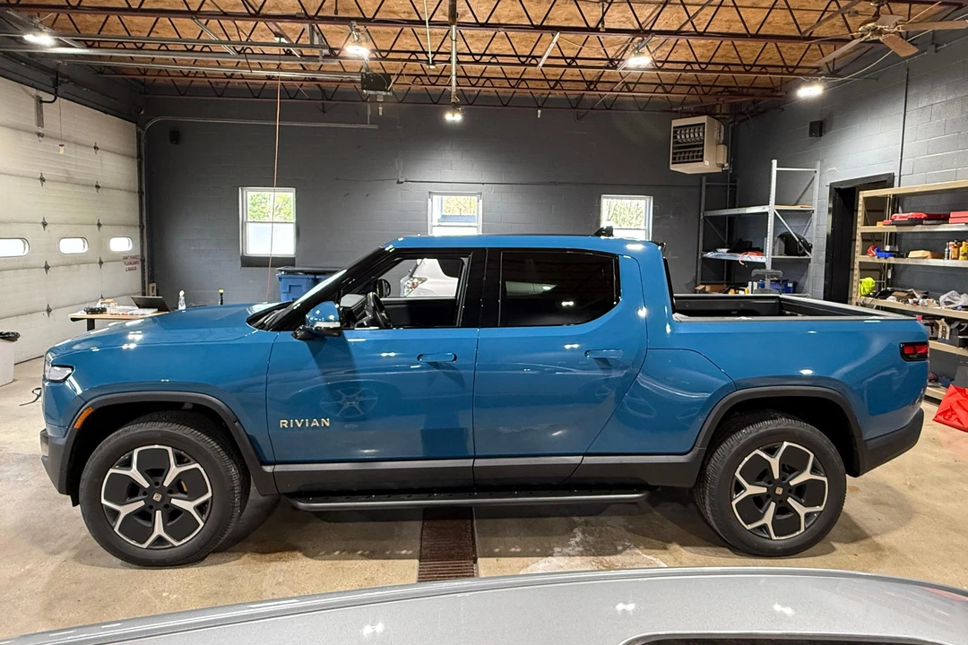 2023 Rivian R1T - Image 3 of 31