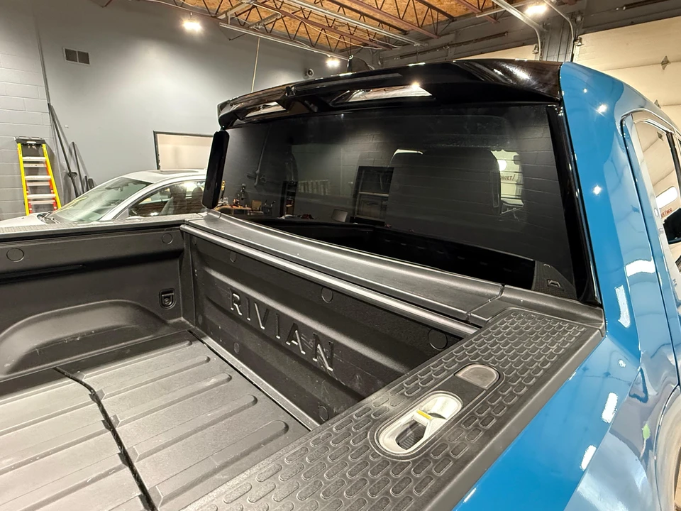 2023 Rivian R1T - Image 29 of 31