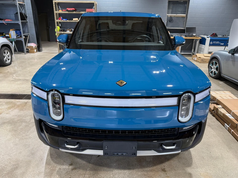 2023 Rivian R1T - Image 7 of 31