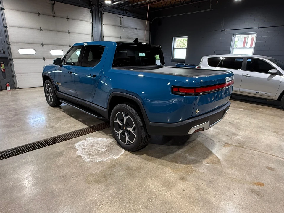 2023 Rivian R1T - Image 8 of 31