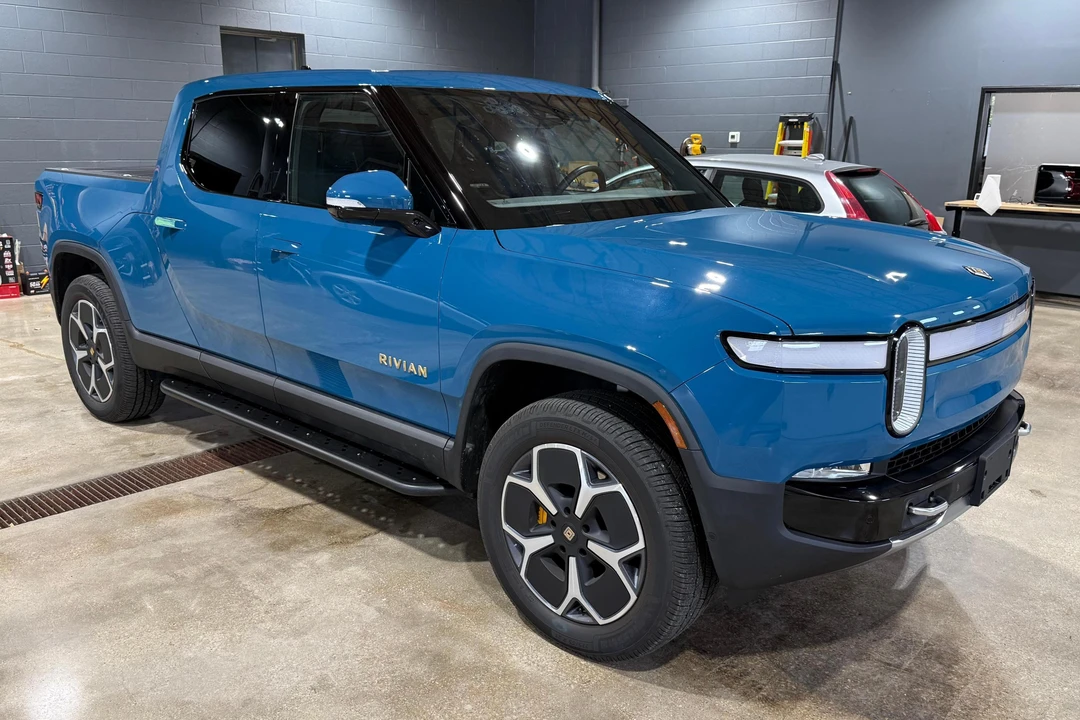 2023 Rivian R1T - Image 11 of 31