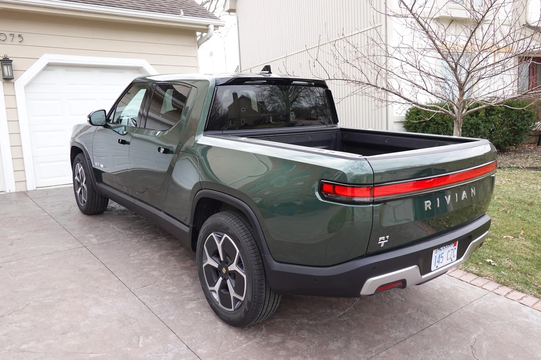 2023 Rivian R1T - Image 19 of 31