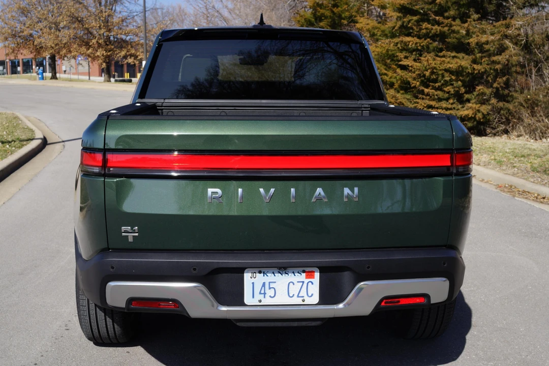 2023 Rivian R1T - Image 5 of 31