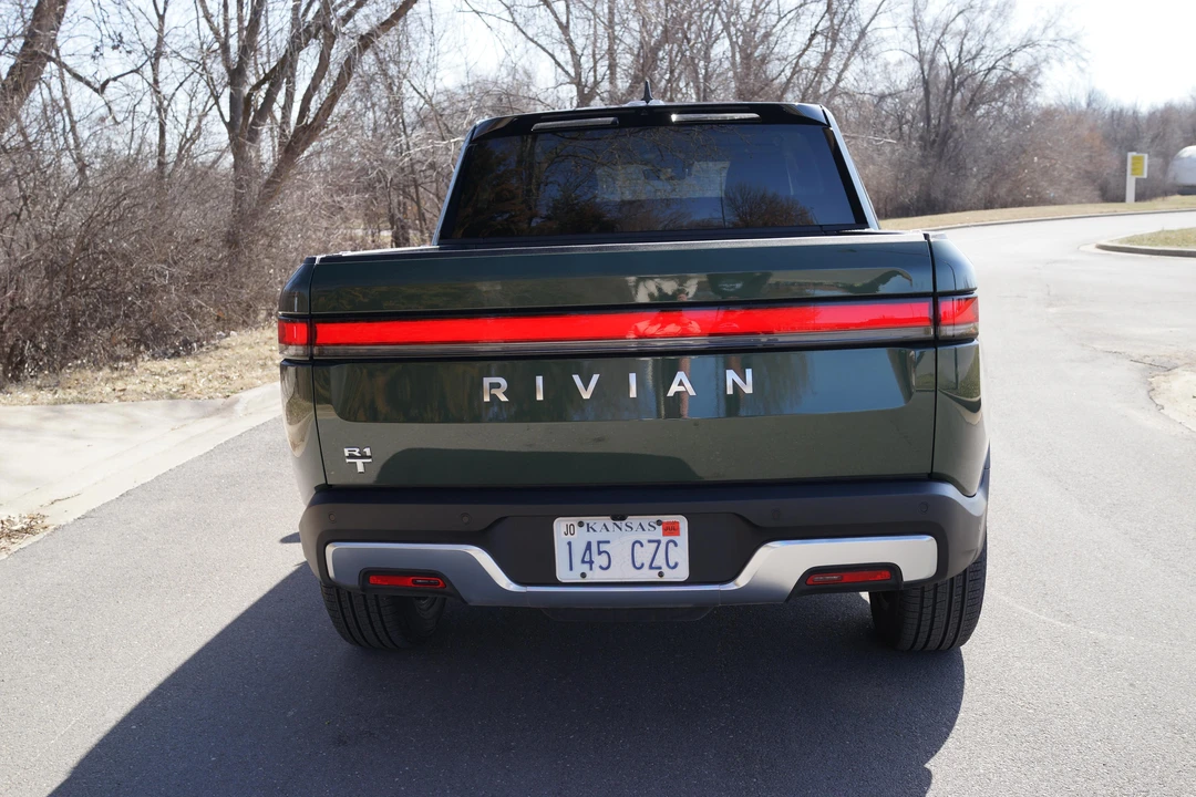 2023 Rivian R1T - Image 23 of 31