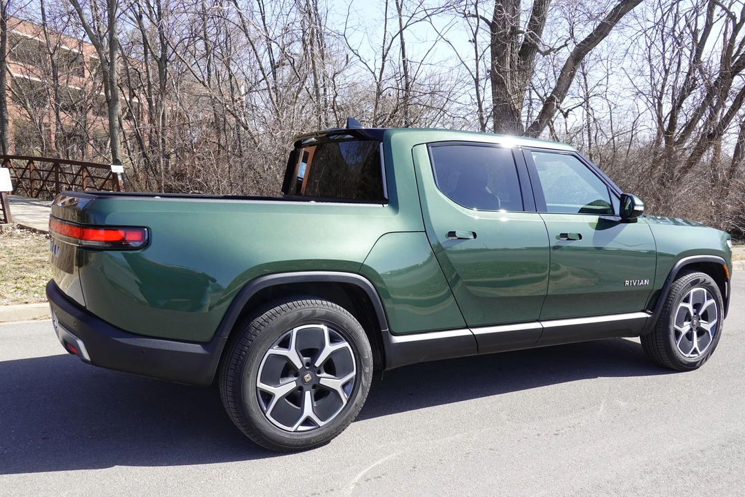 2023 Rivian R1T - Image 29 of 31