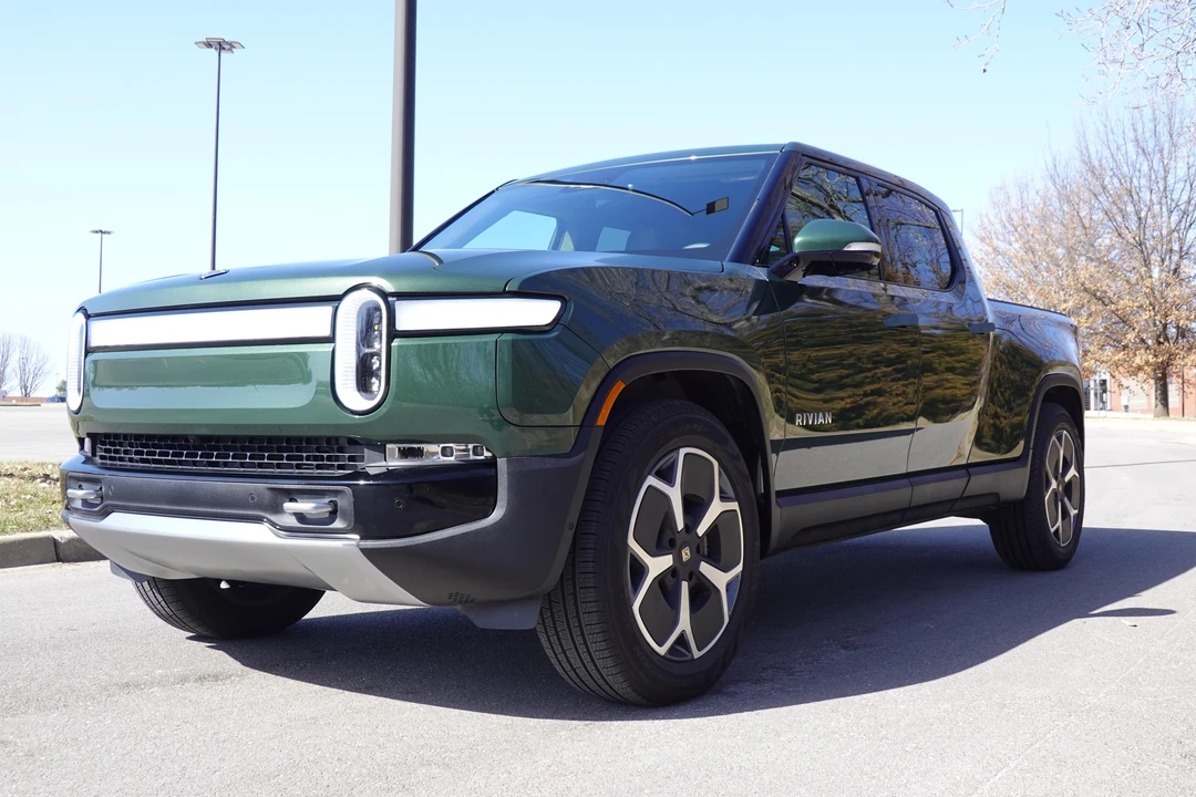 2023 Rivian R1T - Image 13 of 31