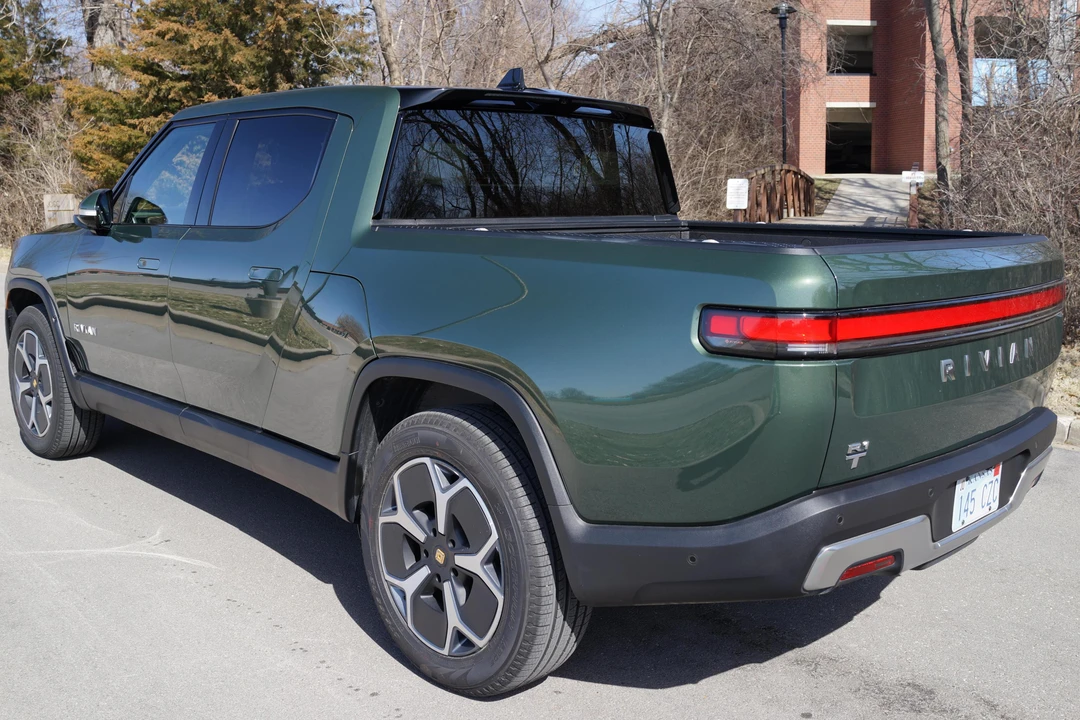 2023 Rivian R1T - Image 4 of 31