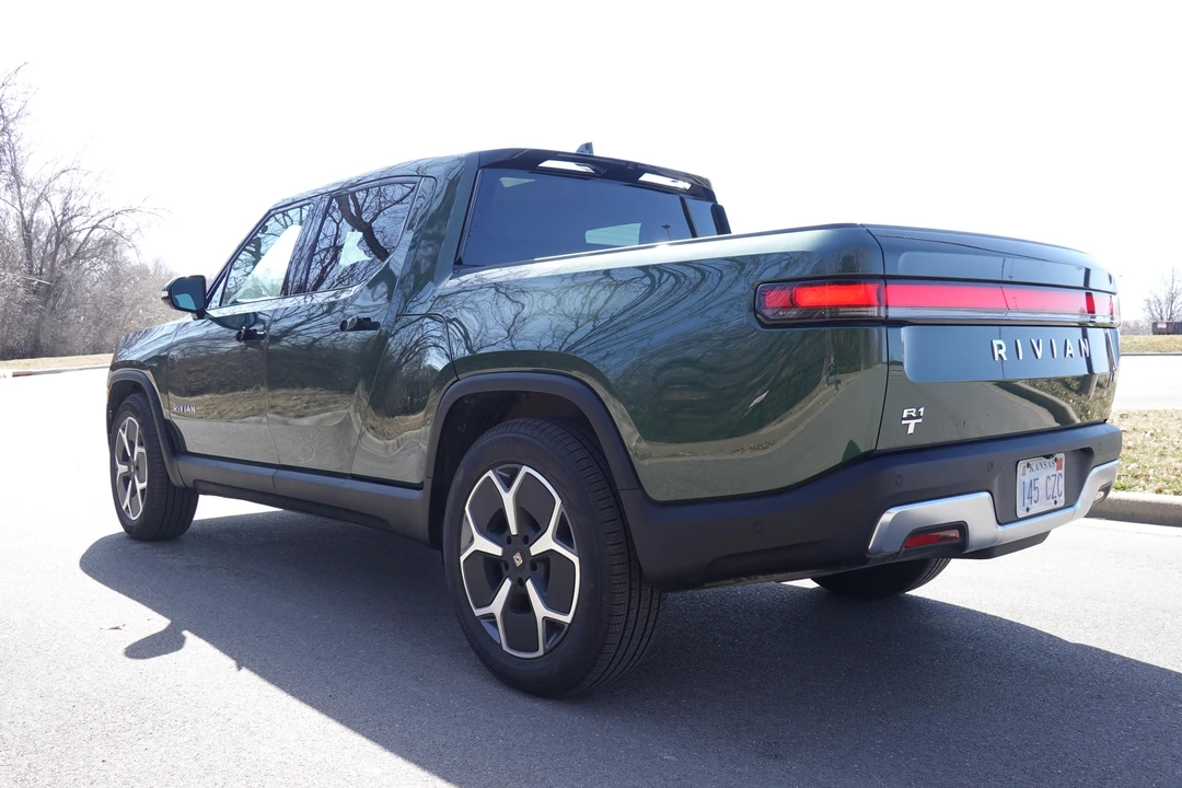 2023 Rivian R1T - Image 20 of 31