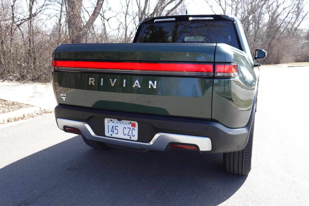 2023 Rivian R1T - Image 24 of 31