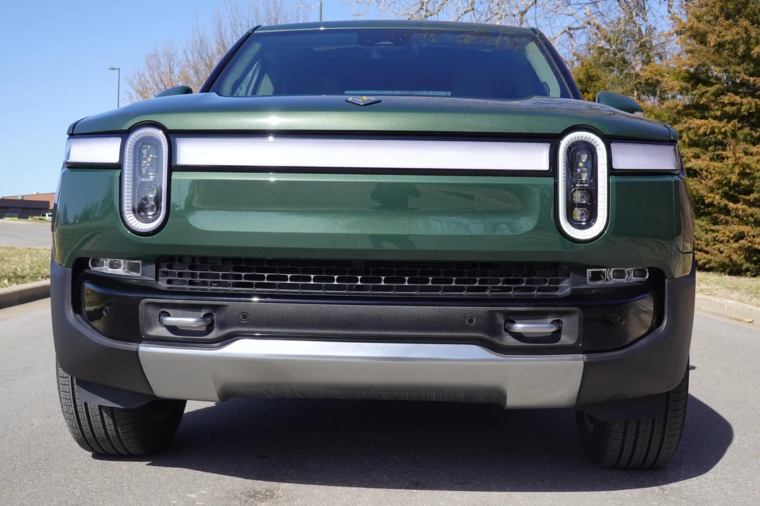 2023 Rivian R1T - Image 9 of 31