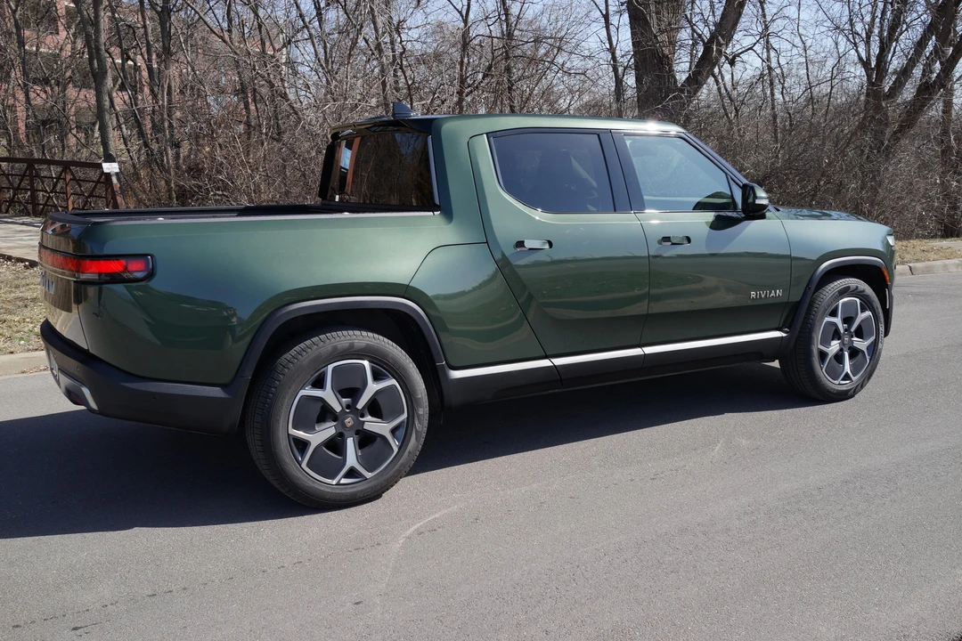 2023 Rivian R1T - Image 28 of 31