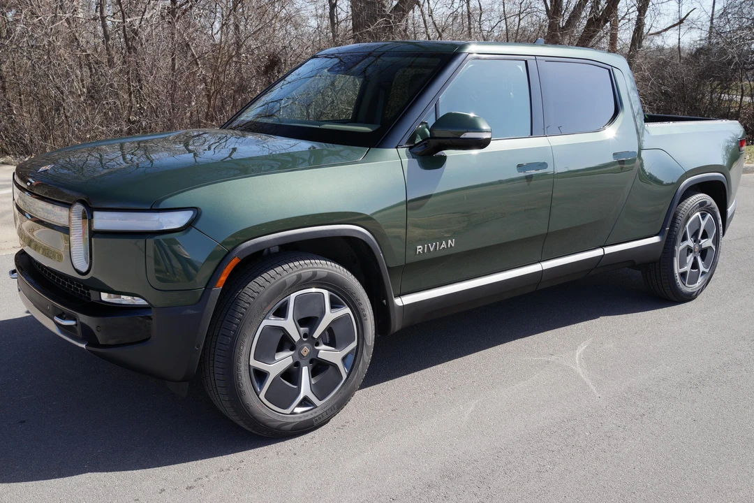 2023 Rivian R1T - Image 16 of 31