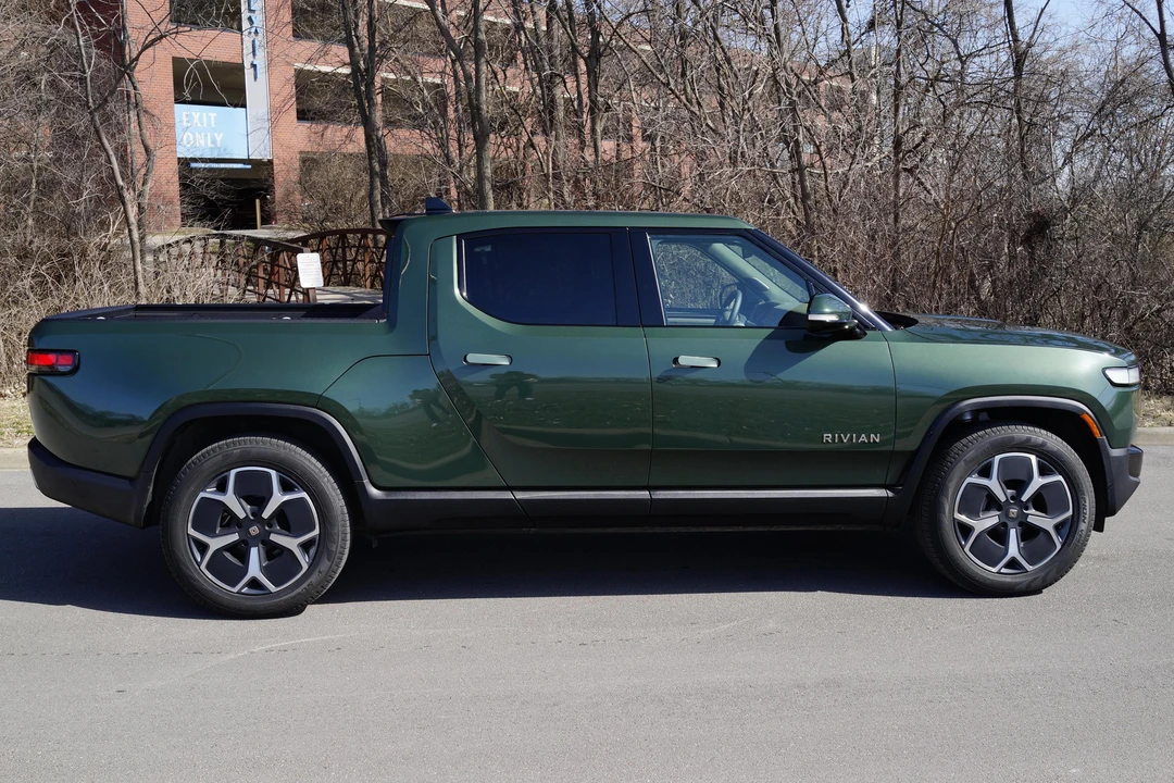 2023 Rivian R1T - Image 3 of 31
