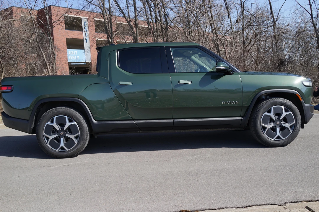 2023 Rivian R1T - Image 31 of 31