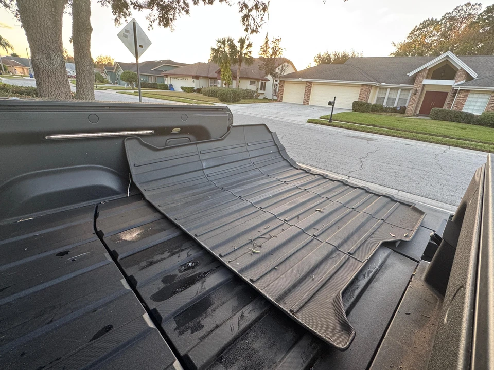2023 Rivian R1T - Image 19 of 31